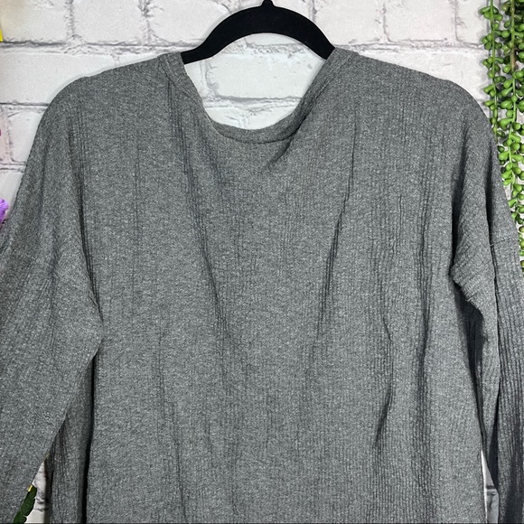 ¥💙2/$40💙NWT SO Grey Long Sleeve Button Down Lightweight Cardigan Size Small - Picture 13 of 16